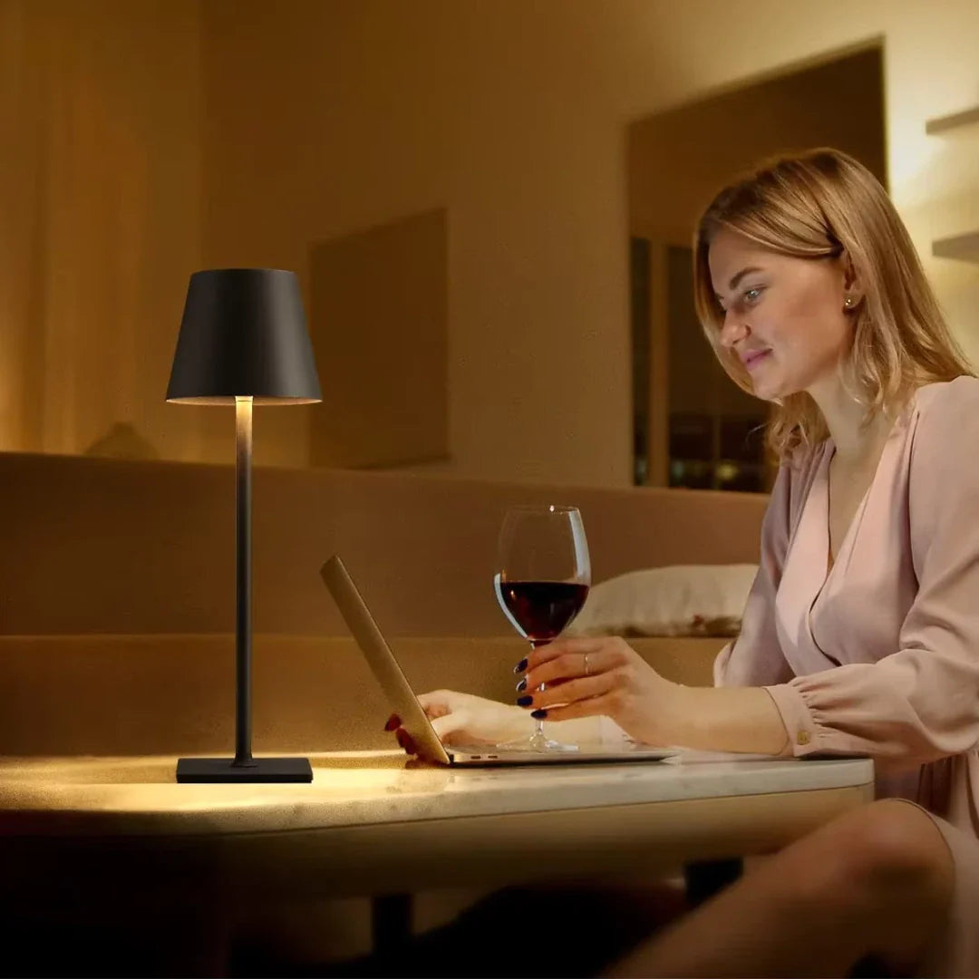 Luminária Florença Sem Fio com Acendimento ao Toque  - Cazehn