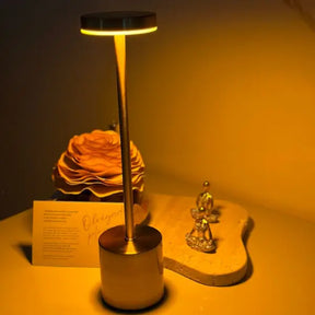 Luminária de Led Mendoza com Acendimento ao toque - Cazehn (Desconto progressivo)