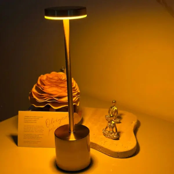 Luminária de Led Mendoza com Acendimento ao toque - Cazehn (Desconto progressivo)