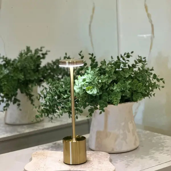 Luminária de Led Mendoza com Acendimento ao toque - Cazehn (Desconto progressivo)