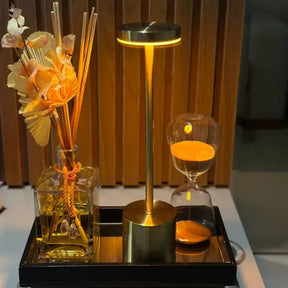 Luminária de Led Mendoza com Acendimento ao toque - Cazehn (Desconto progressivo)