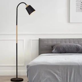 Luminária de chão Preta - Cazehn